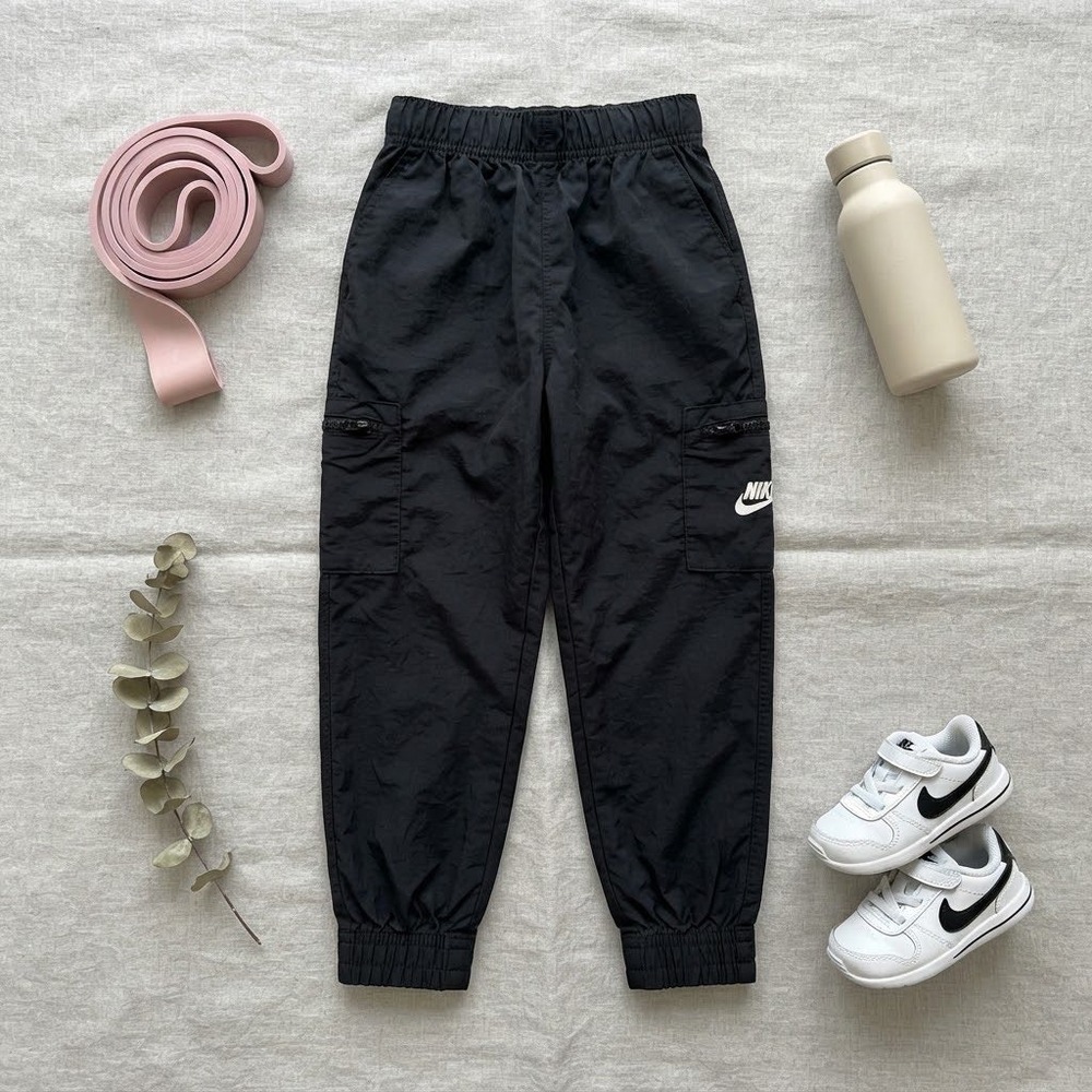 Nike Kids Sportswear Cargo Joggers Black Mesh Lined Track Pants Medium